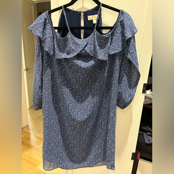 Michael Kors dress size M worn once, long sleeve with open shoulders. - Picture 2 of 2